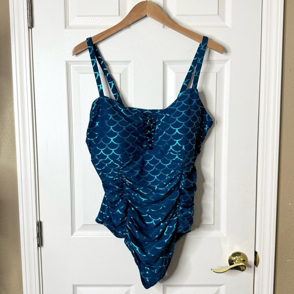 Torrid Slim Fix Wireless Lattice Front One Piece Swimsuit Mermaid Scales Blue 3X